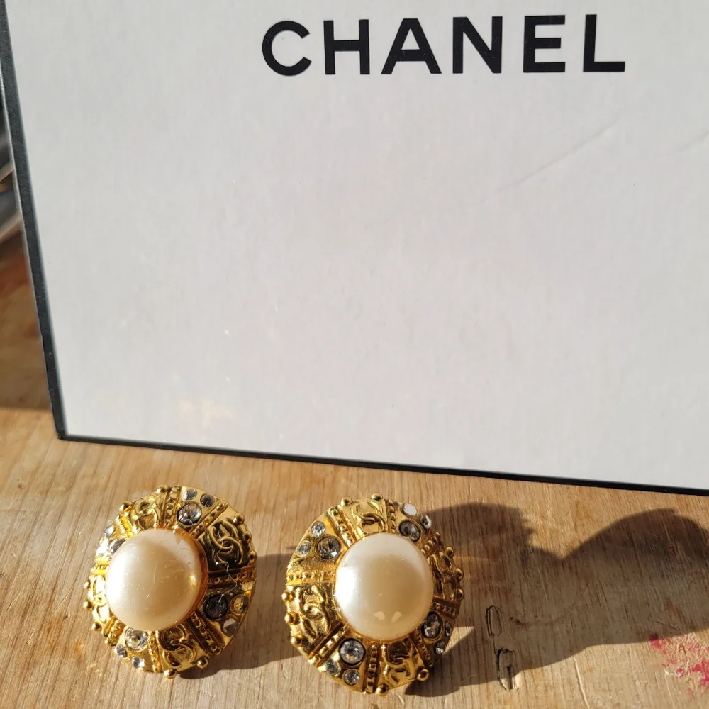 Chanel Vintage Clip Earrings